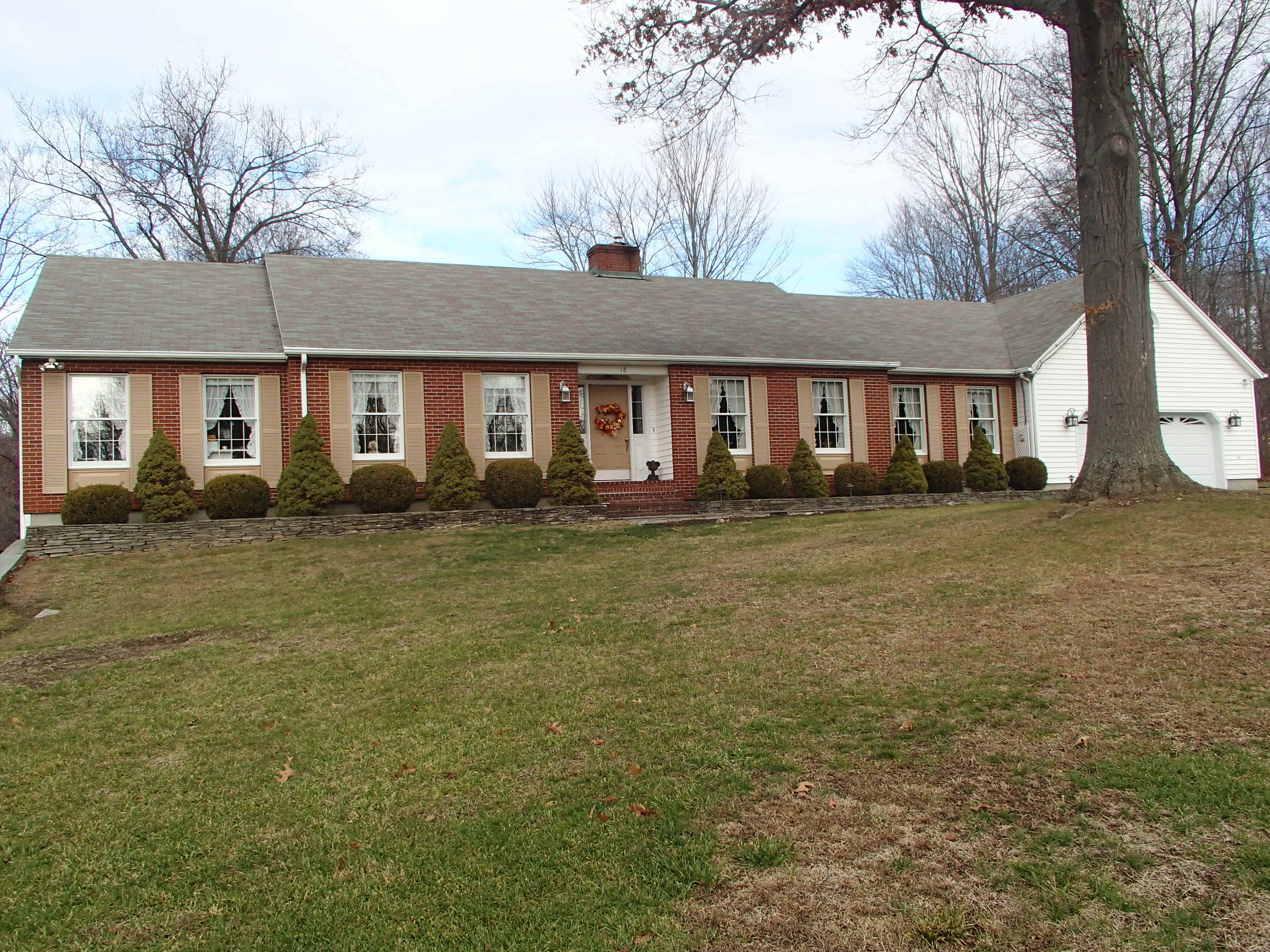 Building photograph for 18 BLUEBERRY HILL RD